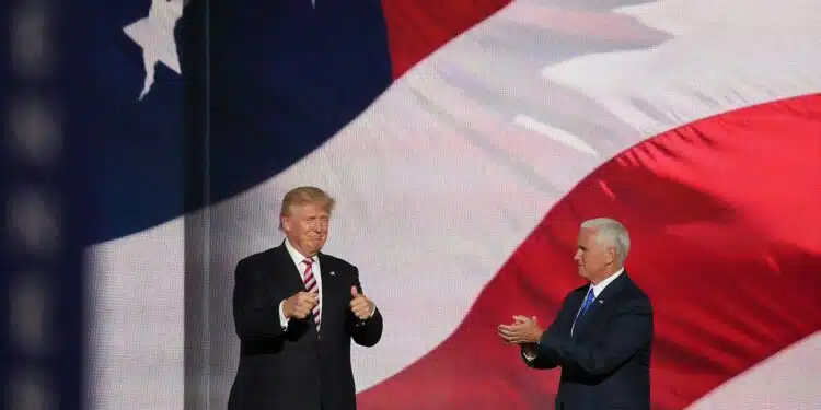 prezidentas donaldas trumpas ir viceprezidentas mike pence