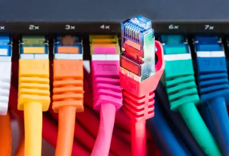 tinkas internetas ethernet kebelis kabeliai