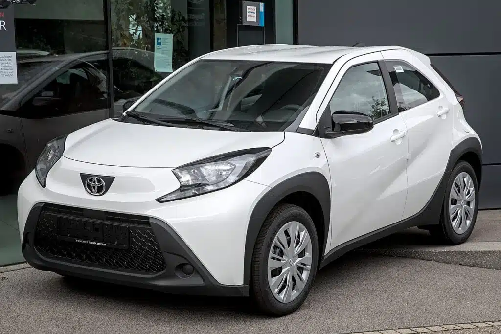 toyota aygo x automobilis