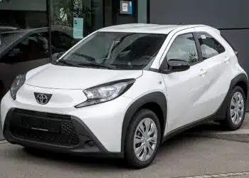toyota aygo x automobilis