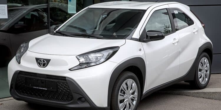 toyota aygo x automobilis