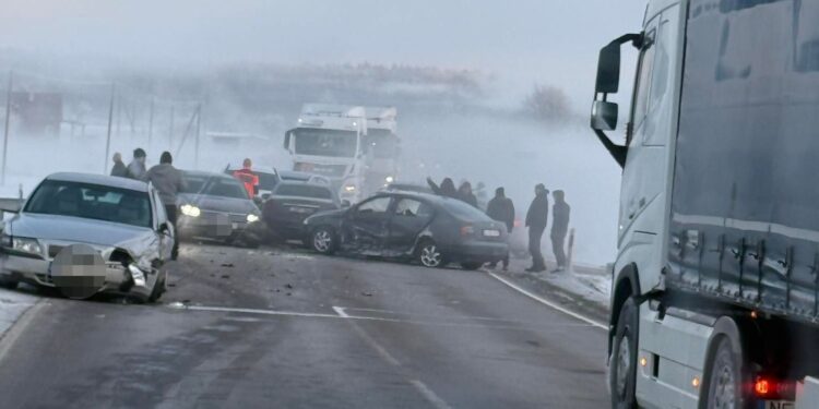 Kelių Chaosas Avarija netoli Vilniaus paralyžiavo eismą