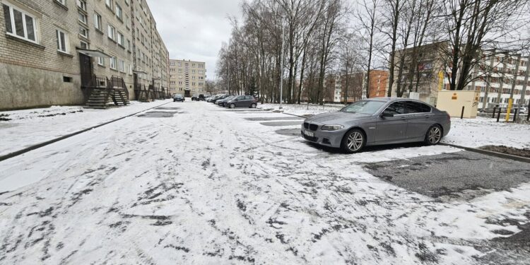 Klaipėdoje atsiras beveik 1000 naujų parkavimo vietų