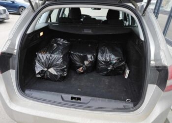 Tauragės policija sulaikė kontrabandinių cigarečių krovinį už 7 500 eurų