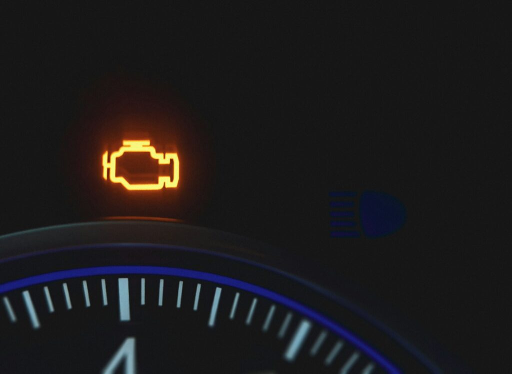 check engine lempute variklio patikros lempute