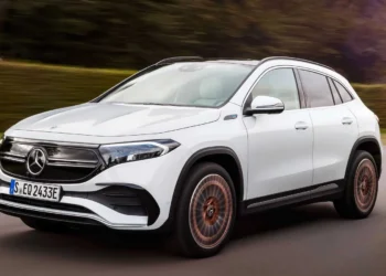 mercedes eqa elektromobilis visureigis