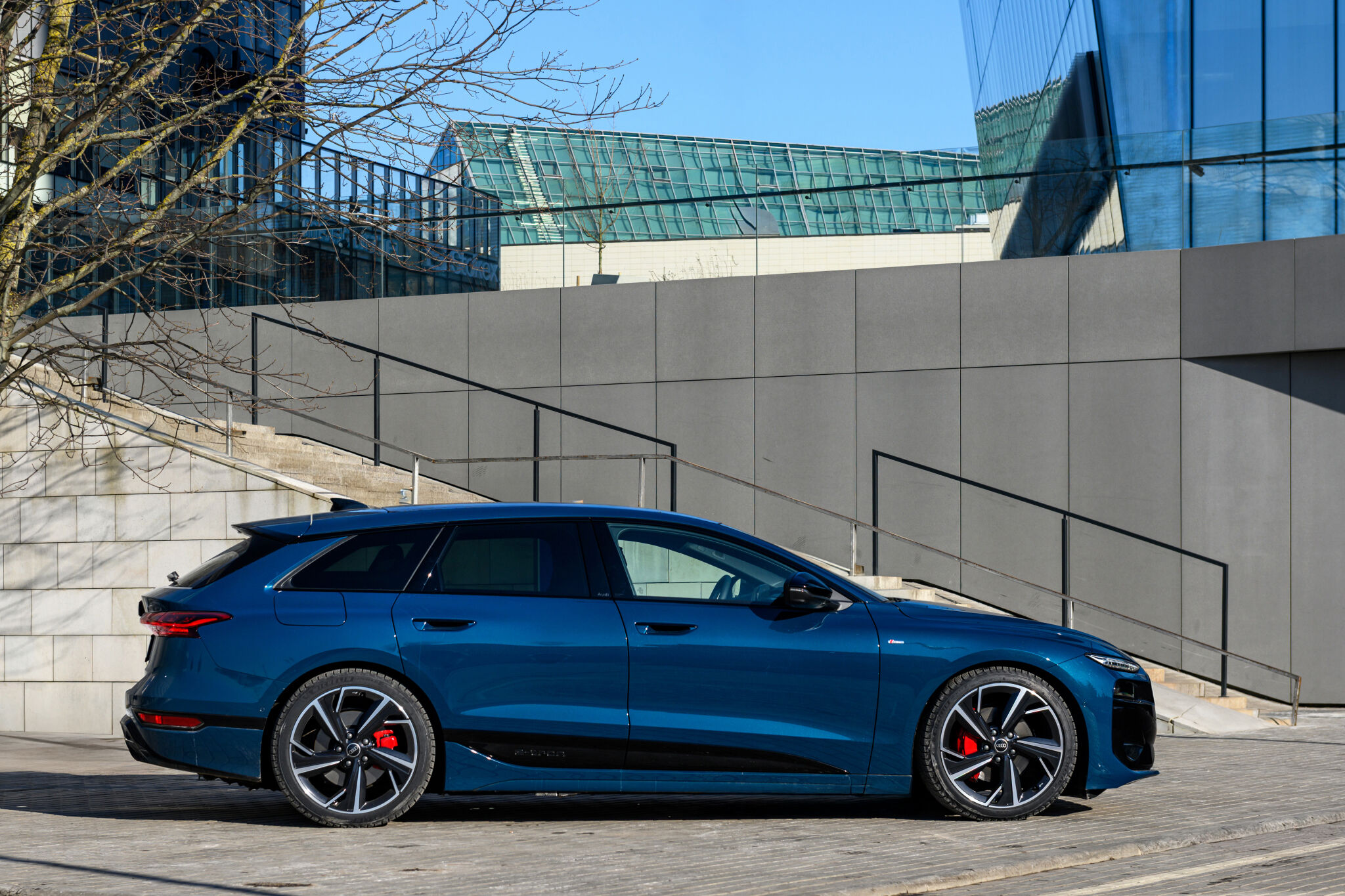 original AudiA6Avantetron 03