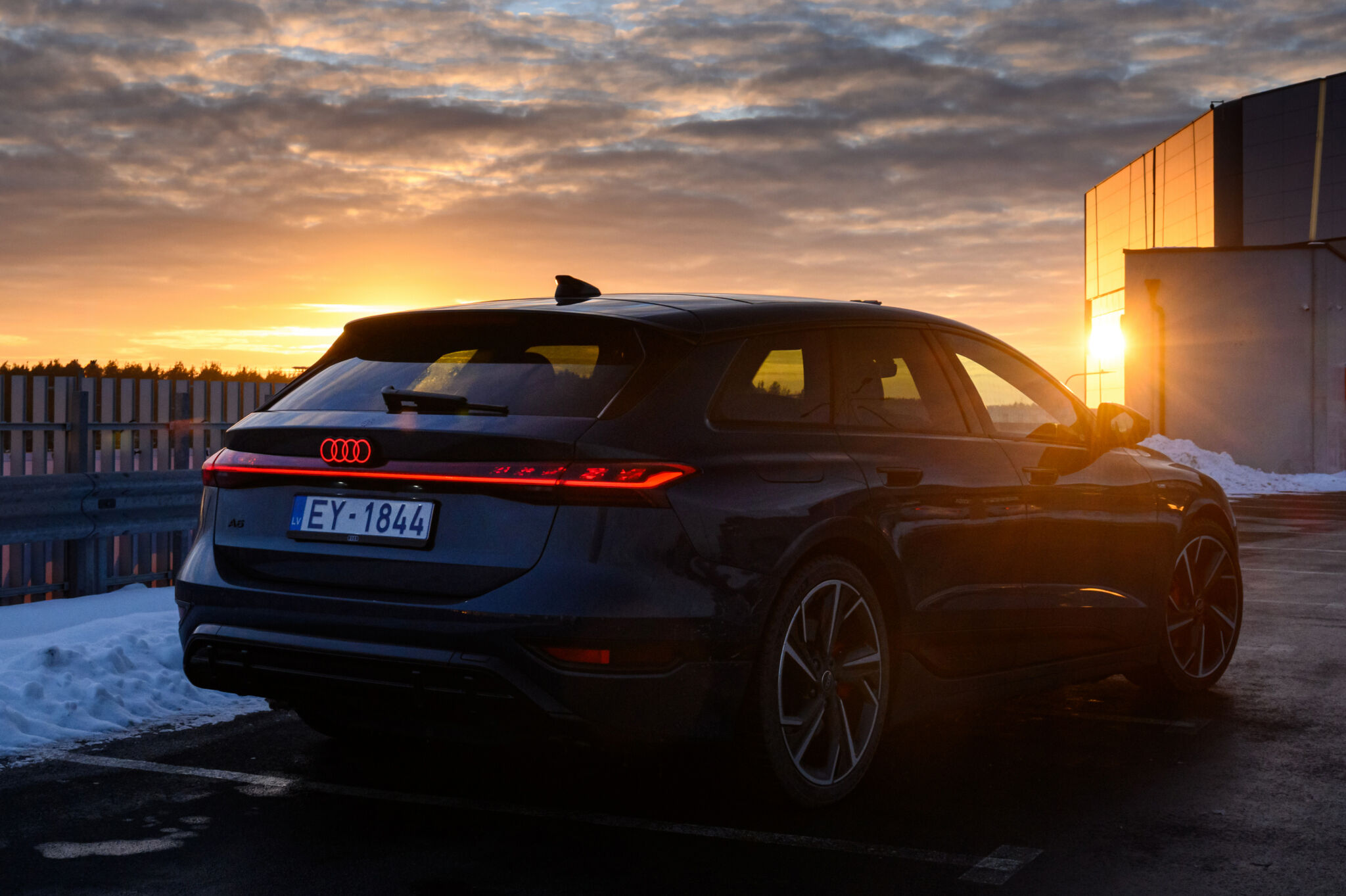 original AudiA6Avantetron 04