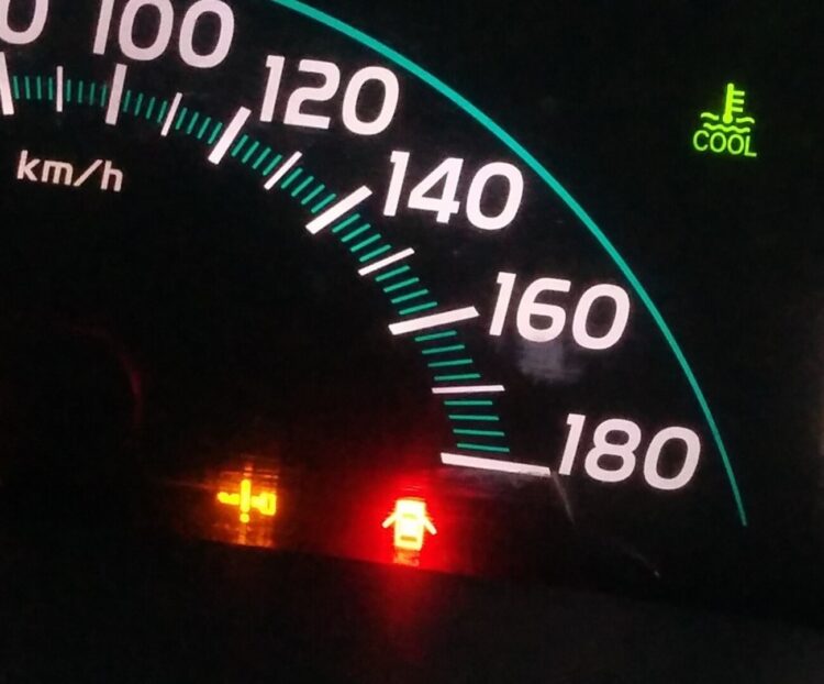 rakto simbolis automobilio prietaisu skydelyje