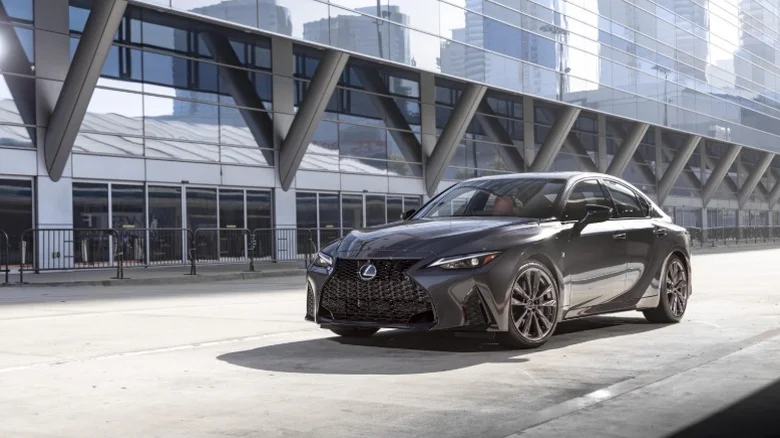 2022 Lexus IS