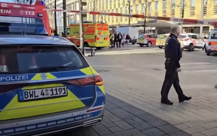 STOP kadras iš „CNN-News18“ vaizdo įrašo