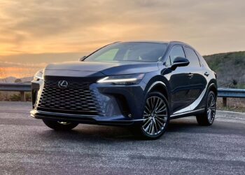 Lexus RX naudotas — kaina dviguba nei Toyota Highlander, o varikliai — beveik identiški. Ar priemoka pateisina save? 3 Lexus RX 450h