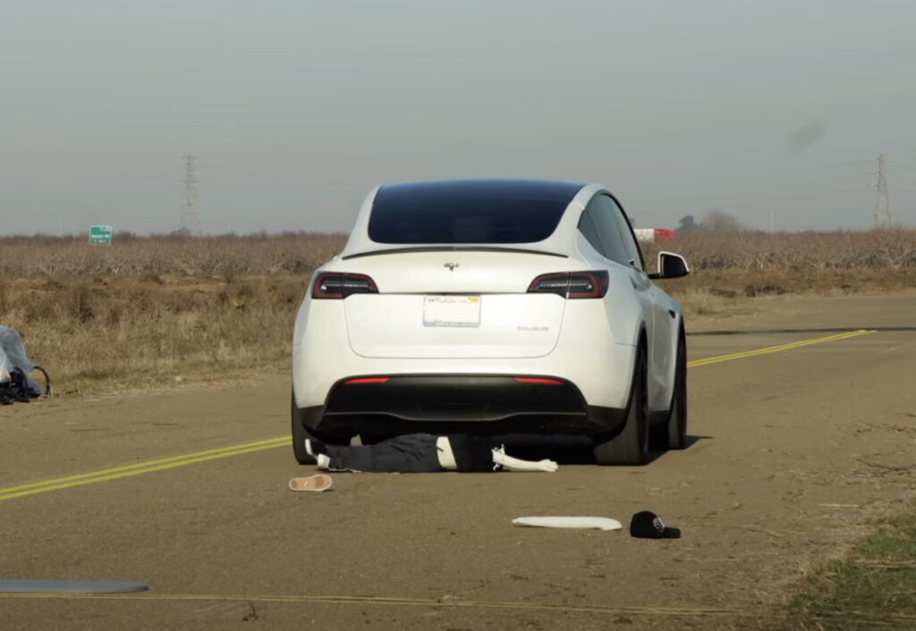 Tesla Bandymai