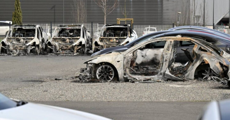 Tesla Padegimas Prancuzija