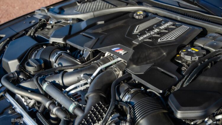 bmw s63 v8 variklis
