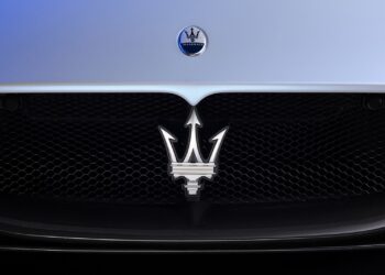 maserati automobiliu logotipas