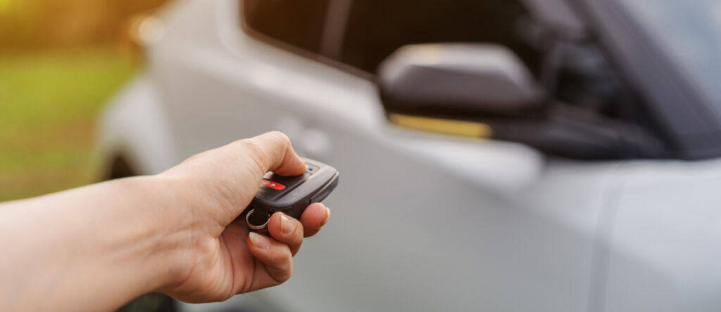 nuotolinis automobilio variklo paleidimas uzvedimas