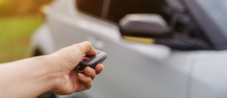nuotolinis automobilio variklo paleidimas uzvedimas