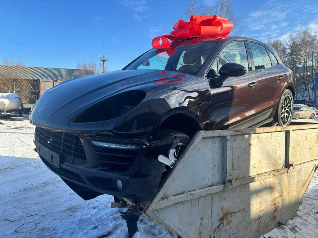 porsche macan visureigis siuksliu konteineryje 2