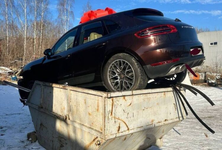 porsche macan visureigis siuksliu konteineryje