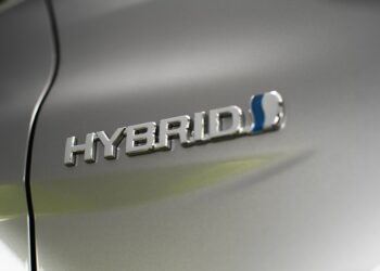 toyota hibridinis automobilis hibridinio automobilio baterija