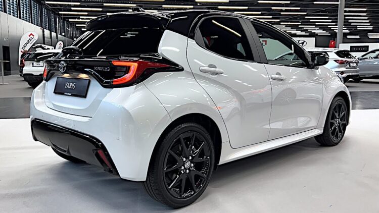 toyota yaris hybrid