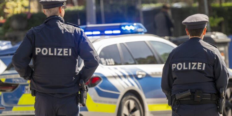 vokietija vokietijos policijos pareigunai