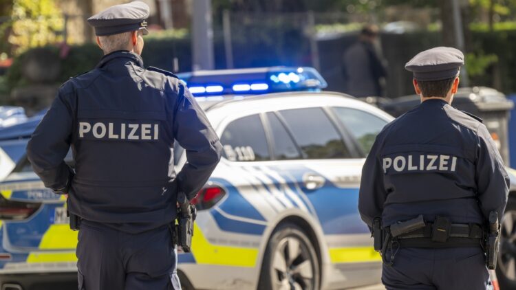 vokietija vokietijos policijos pareigunai