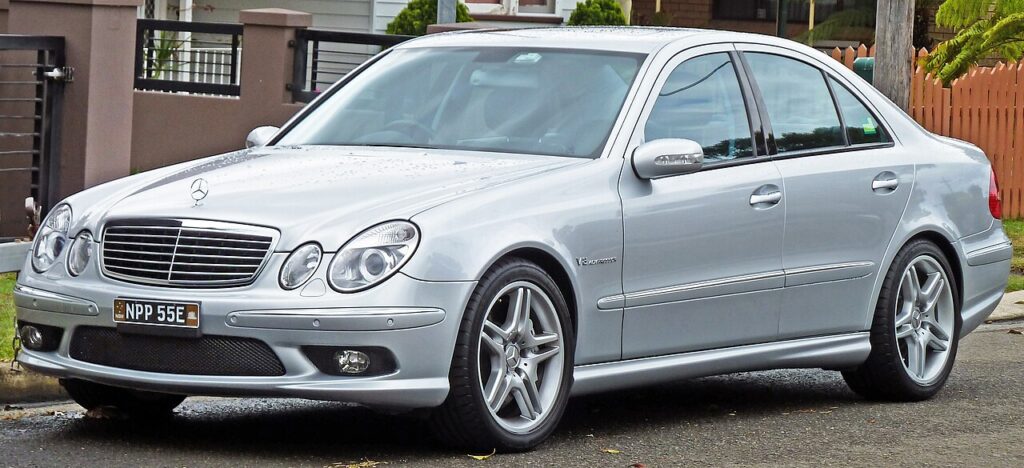 2002–2006 Mercedes Benz E 55 AMG W211 sedanas