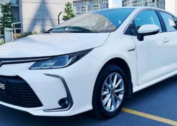 2022 Toyota Corolla sedanas