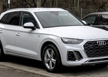 Audi Q5 vidutinio dydžio visureigis