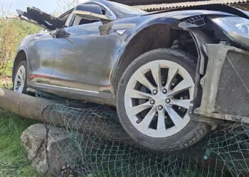 Avarija Tesla Vogta