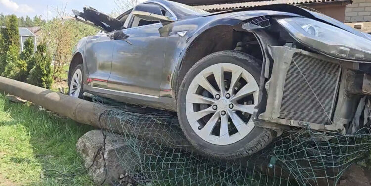 Avarija Tesla Vogta