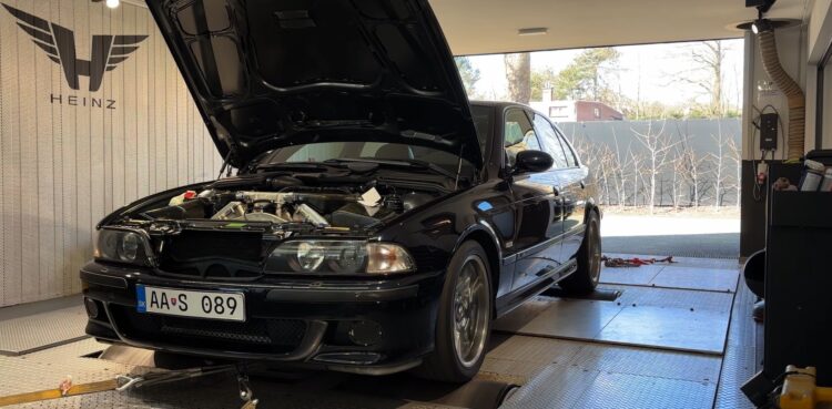 BMW M5 E39 su W10 varikliu nuo Volkswagen