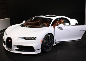 Bugatti ateitis – Rimac ir Porsche mūšio lauke
