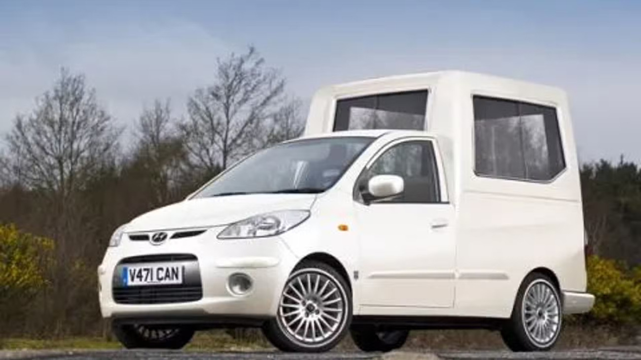 Hyundai i10 Popiežius Pranciškus Papamobilis