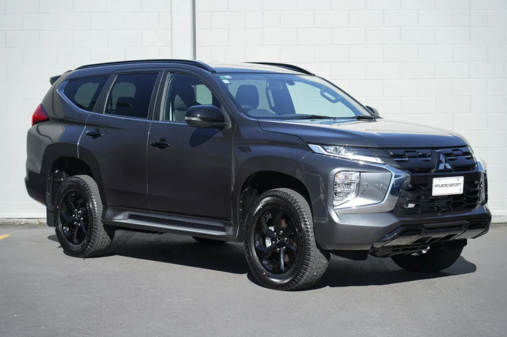 TOP-5 „nenužudomi“ dyzeliniai krosoveriai: pasirinkite ilgaamžius modelius 5 Mitsubishi Pajero Sport 2.4 DI-D