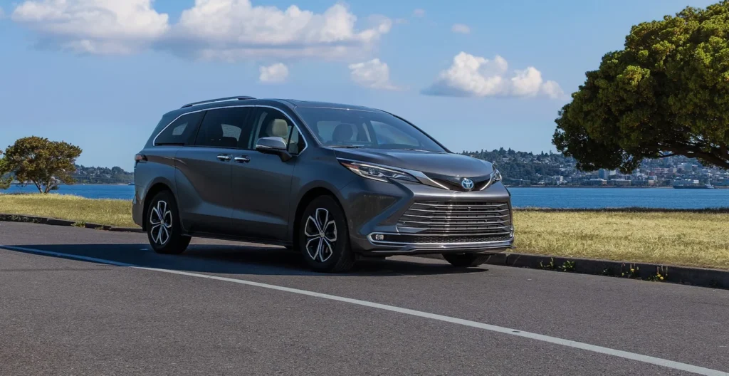 Toyota Sienna 2025