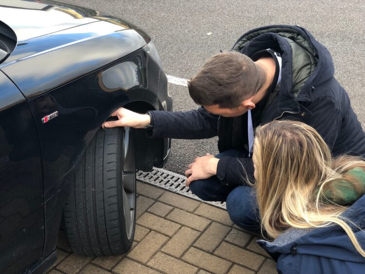 automobilio apziura padangu apziura padangu protektoriaus gylio patikra