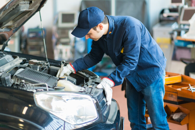 autoservisas-meistras-automobilio-remontas-automobiliu-gedimai