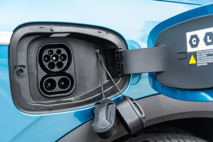 byd atto 3 kinisko elektromobilio ikrovimo lizdas