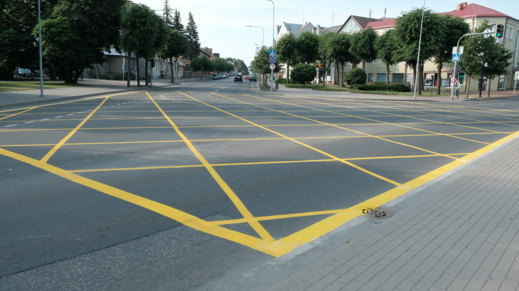 geltonos linijos sankryzoje zymejimas