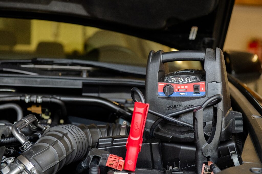 nesiojamas starteris jump starter