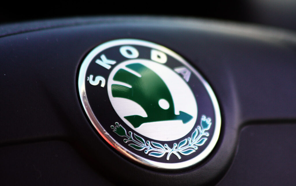 skoda logotipas emblema