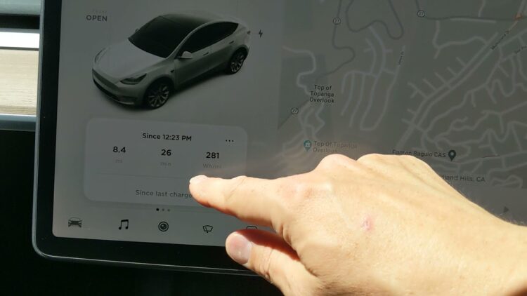 tesla elektromobilio rida