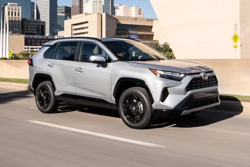 Šie krosoveriai nustebino net specialistus – mažos sąnaudos, daug vertės 4 toyota rav4 hybrid