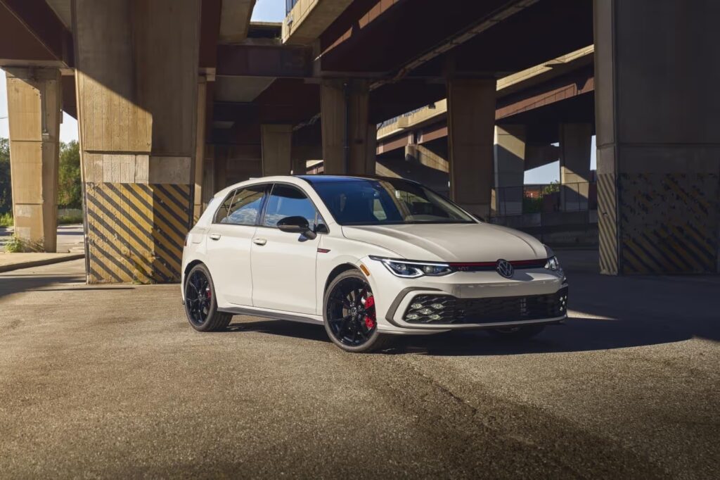 Kodėl „Golf GTI“ vis dar yra vienas racionaliausių „hot hatch“ pasirinkimų 2 2025 volkswagen golf gti
