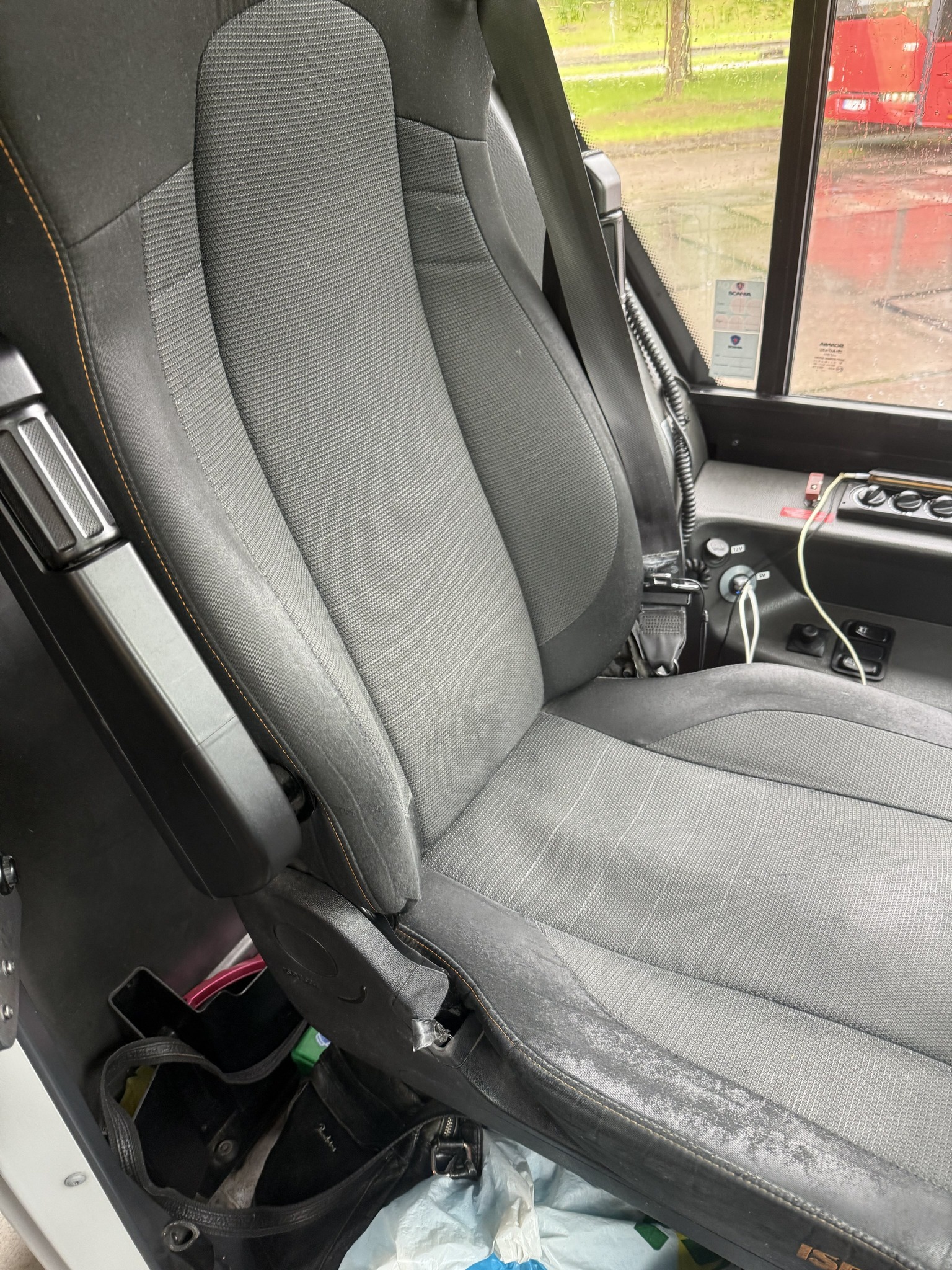 Autobusų vairuotojas be saugos diržo