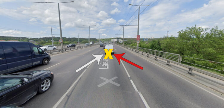 Kas-kaltas-kai-dvi-mašinos-rikiuojasi-vienu-metu-Vilniaus-atvejis