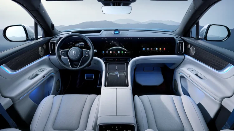 aito m9 automobilio interjeras